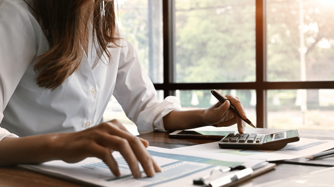 The Benefits of Hiring a Business Finance Consultant